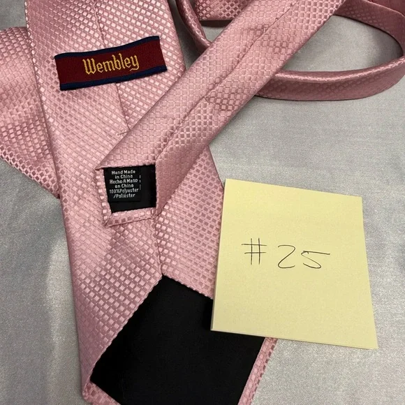 Wembley Pink Textured Men’s Neck Tie - Picture 3 of 3